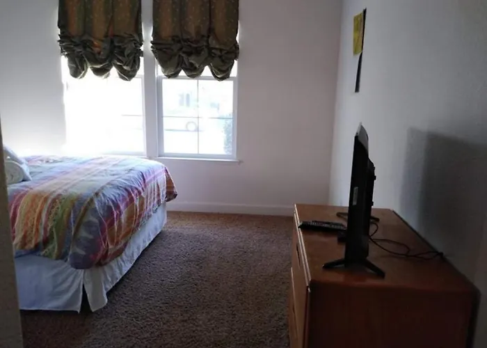 Comfort And Style Queen Bedroom