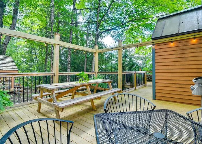 Beautiful Embden Pond Cabin W/ Dock & Kayaks!