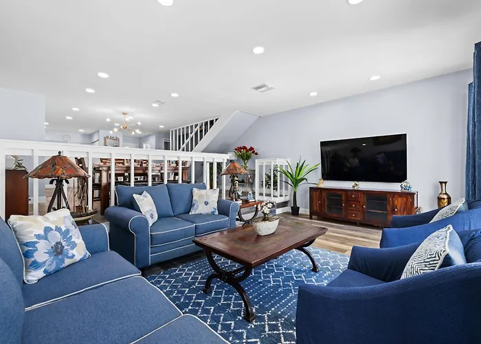 Wellington Updated Townhouse