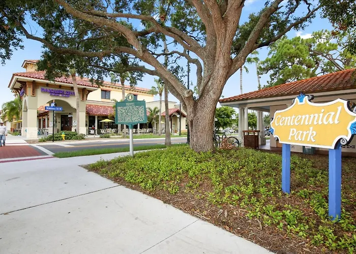1555 Tarpon Center #B111