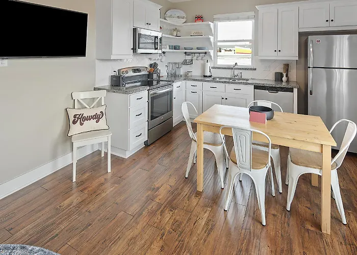 1 Bedroom Guest House Across The Street From Kyle Field