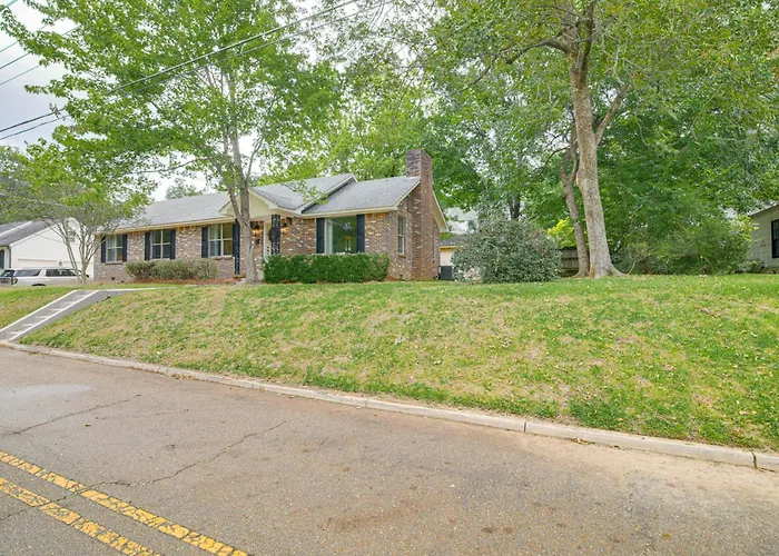 4-Generation Oxford Home, 1 Mi To Ole Miss