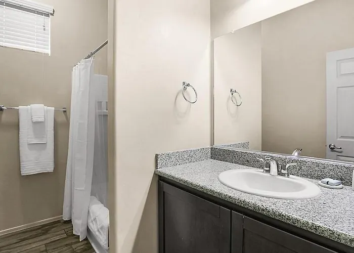 Landing At Emery Villages - 2 Bedrooms In Concord