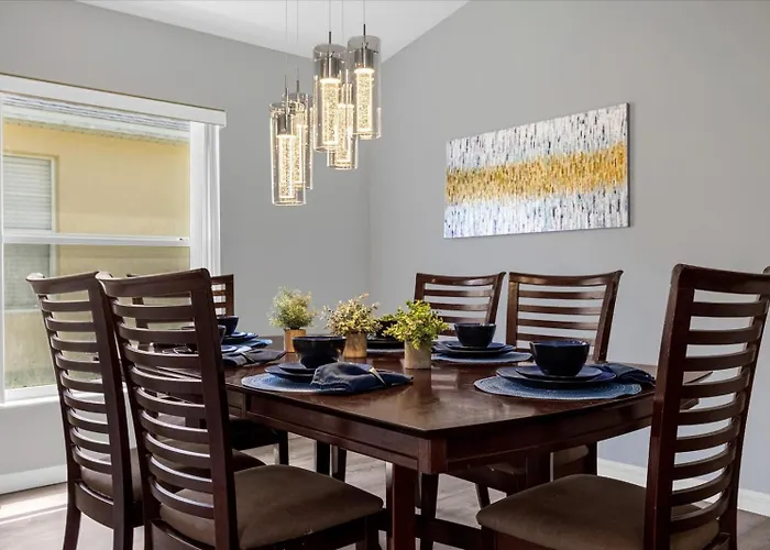Amazing 4 Bedrooms 3 Bath With Private Pool, Near Disney And Universal!