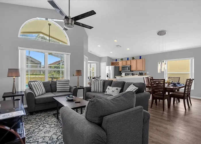 Amazing 4 Bedrooms 3 Bath With Private Pool, Near Disney And Universal!