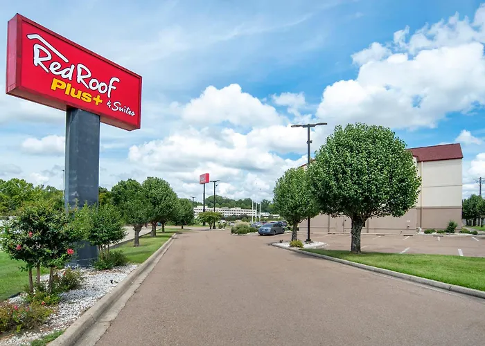 Red Roof Inn Plus & Suites Vicksburg