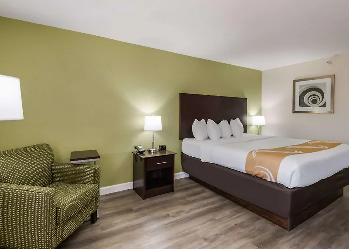 Quality Inn & Suites Quincy - Downtown