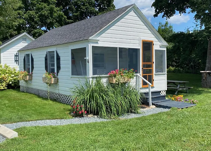 Bar Harbor Cottages & Suites
