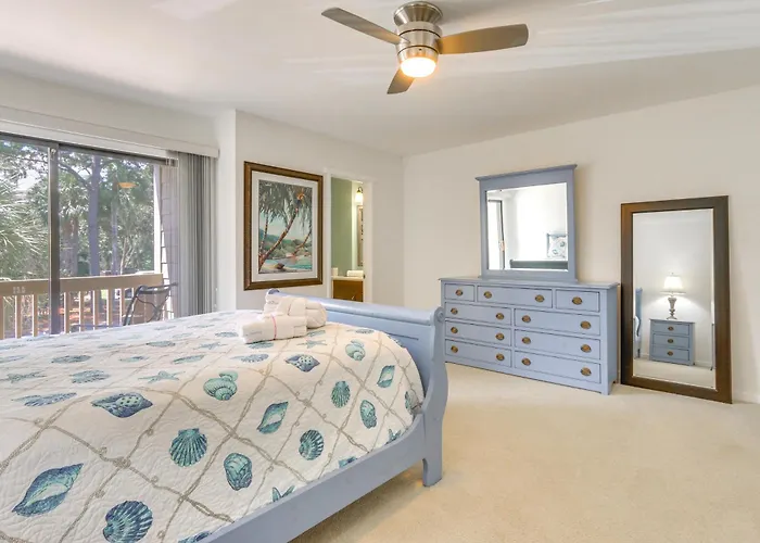 Golf Course Views & Beach Access: Shipyard Villa