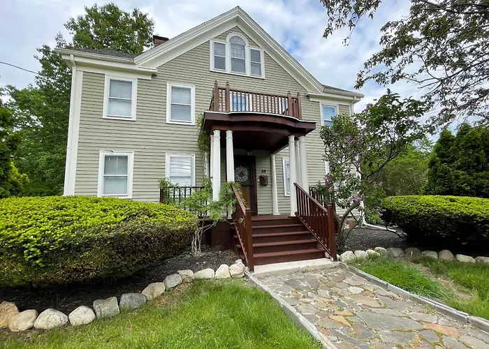 Large, Comfortable & Conveniently Located Home