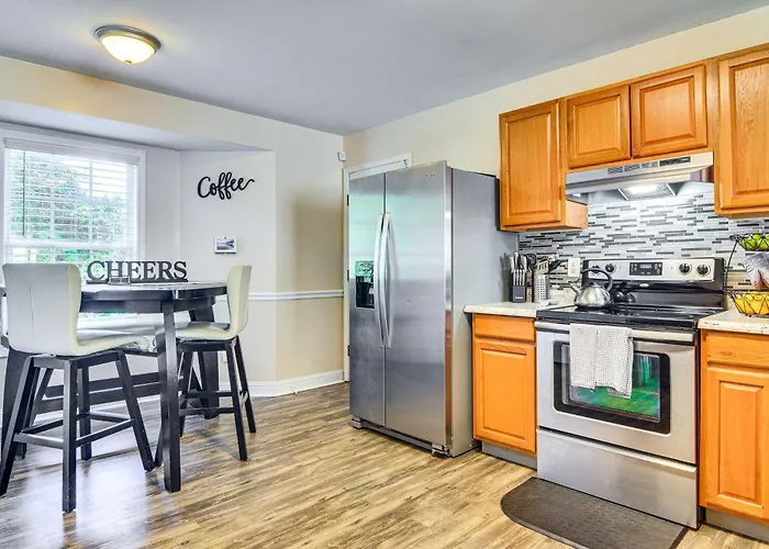 Central High Point Home < 1 Mi To Downtown!