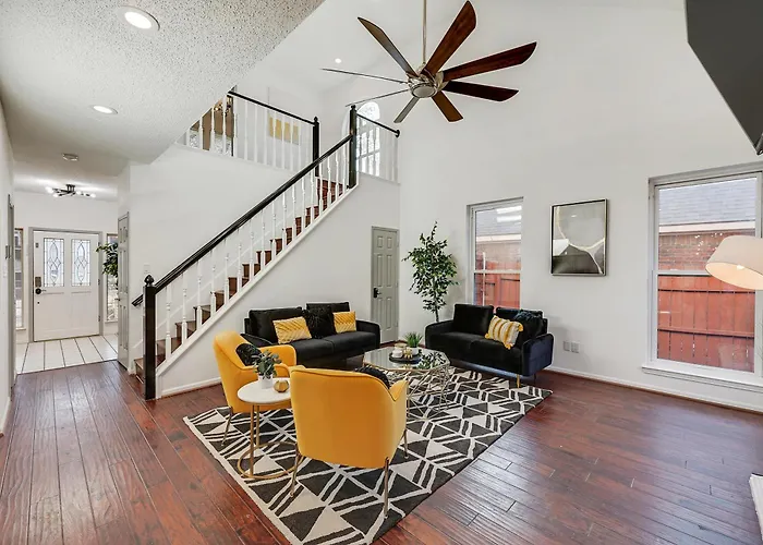 Glamorous 4Br 2,5Ba Holiday Home With Pool, Game Room & Fire Pit