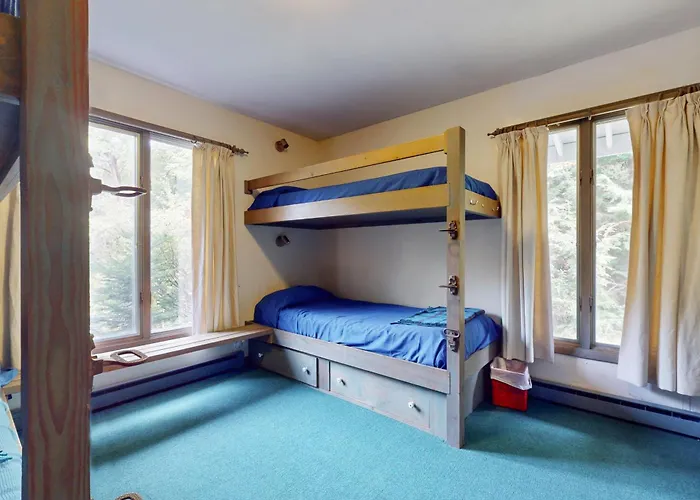 Treetop Chalet