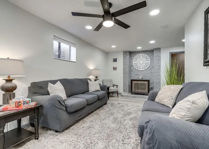 Central Cedar City Apartment: Walk To Suu!