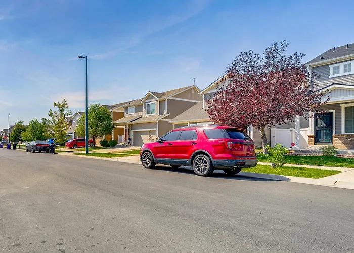 6 Mi To Dia: Denver Home W/ Fenced Yard & Fire Pit