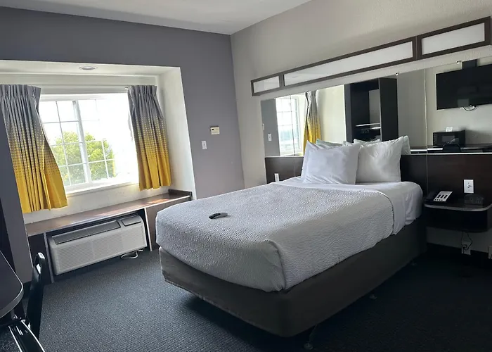 Microtel Inn & Suites By Wyndham Quincy Downtown - River Area