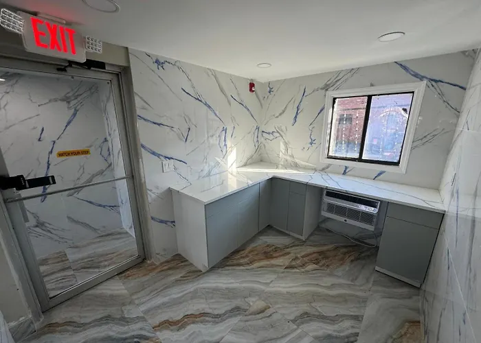 Essence Express Elizabeth Ewr Airport