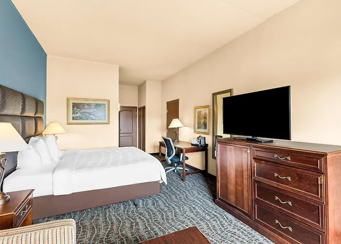 Best Western Holiday Manor