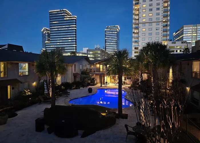 Stylish Galleria Condo 2Br 2Ba Saltwater Pool Marquee Uptown