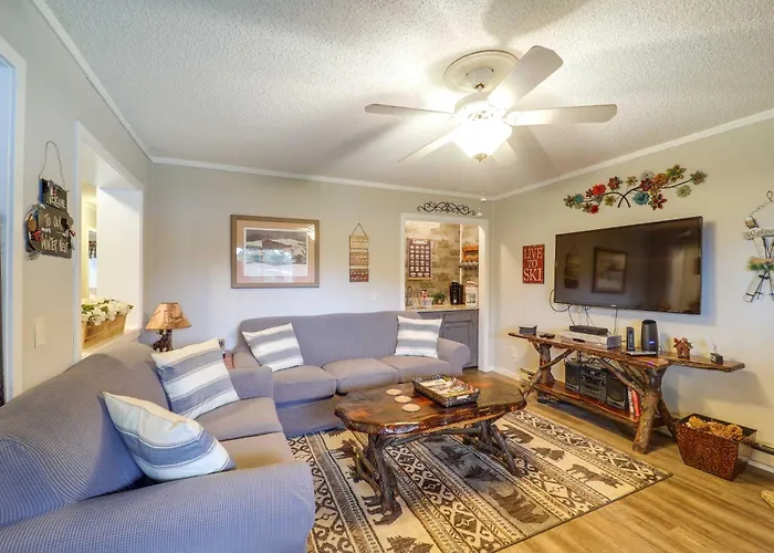 Hike, Golf & Ski: Beech Mtn Condo W/ Resort Perks!
