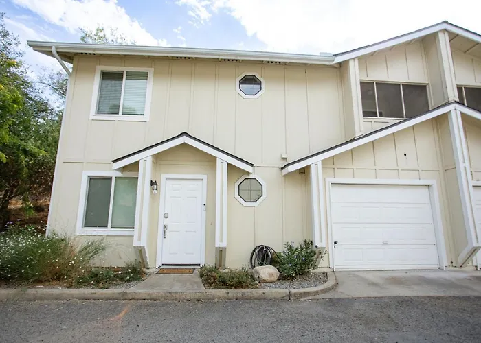 Tranquil Retreat 4 Miles To Sequoia Park Entrance With Bbq And Balcony