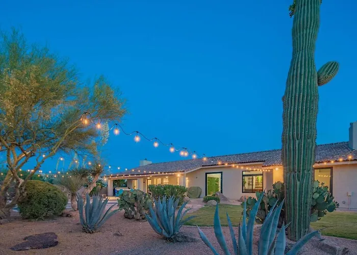 Sunny Scottsdale Oasis With Pool