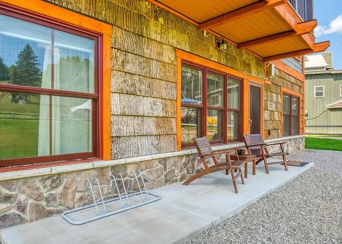 True Upscale Ski In & Out Condo With Pool & Hot Tub
