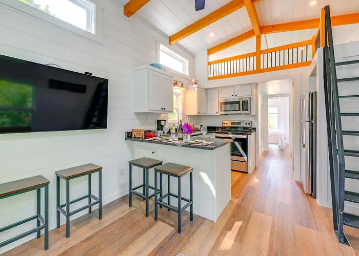 Franklin Cottage: Deck W/ Blue Ridge Mtn Views!