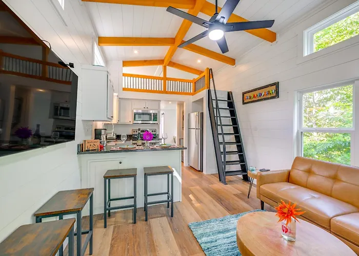 Franklin Cottage: Deck W/ Blue Ridge Mtn Views!