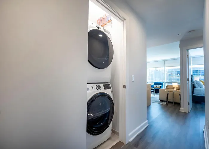 Modern Apt Close To Downtown