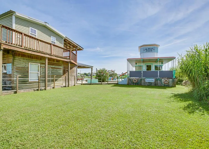 'Da Boat House' W/ World-Class Bayou Fishing!