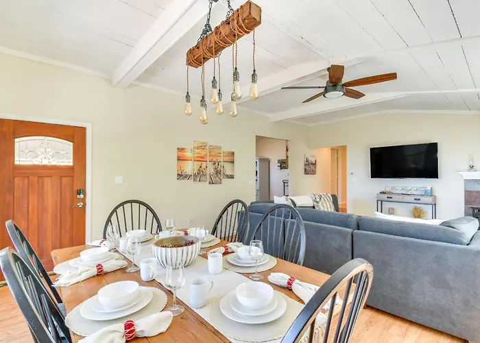 Sonora Hilltop Home: Scenic Views, Pet Friendly!