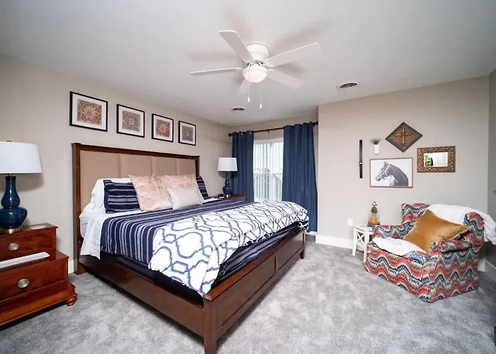 Spacious 2 Bed Condo With Office