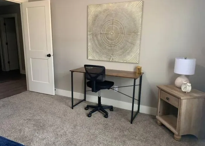 2 Bedroom Condo With Office