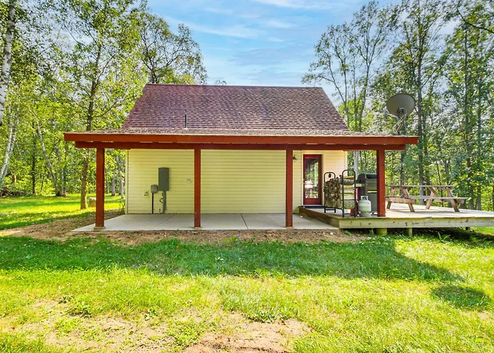 Riverside Retreat In Crosby: Pet Friendly!