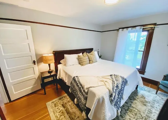 Historical Entertainer 3 Bedroom Townhouse Ac Pnw