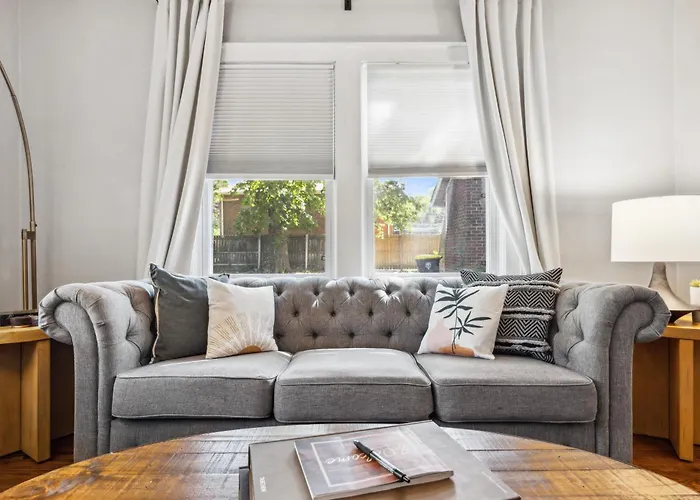 Cozy, Modern Waldo Escape
