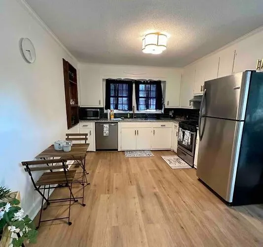 Beautiful Contemporary 2Bdr
