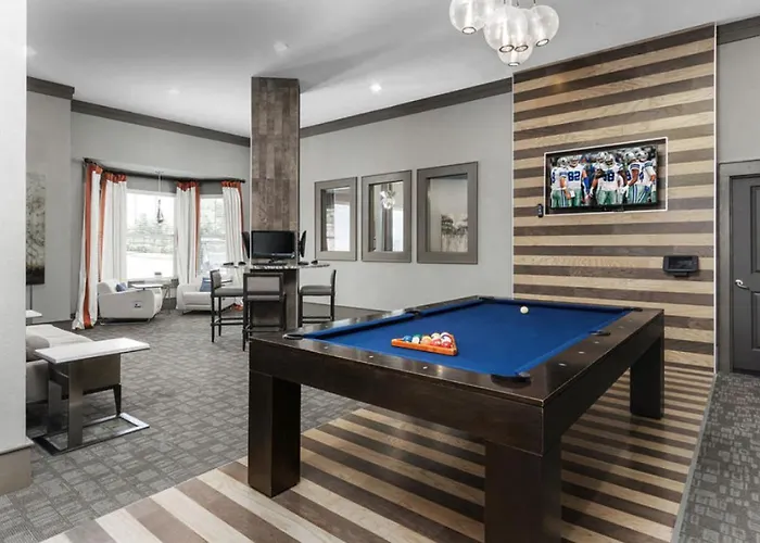 Landing At The Avenues At Carrollton - 2 Bedrooms In Northeast Carrollton