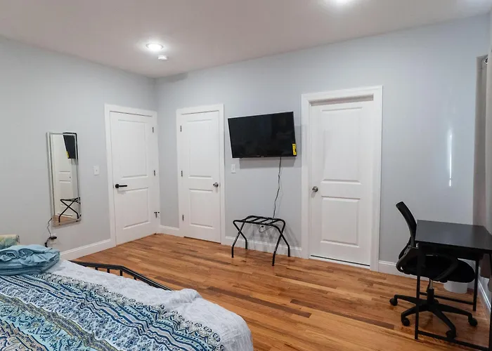 4 New Apts - 3 Bed Apt 1St Floor & 3 Bed Apt 2Nd Floor - 1 Bed Studio Apt Ground Floor & 1 Bed Studio Apt Ground Floor Near Penn Station Ewr Airport Beth Israel Hospital Manhattan Nyc
