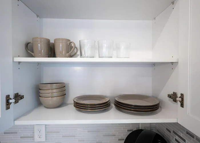 4 New Apts - 3 Bed Apt 1St Floor & 3 Bed Apt 2Nd Floor - 1 Bed Studio Apt Ground Floor & 1 Bed Studio Apt Ground Floor Near Penn Station Ewr Airport Beth Israel Hospital Manhattan Nyc