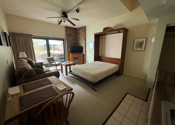 Shadow Mountain Lodge