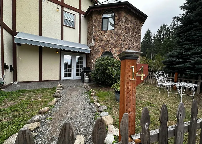 Packwood Lodge & Cabins
