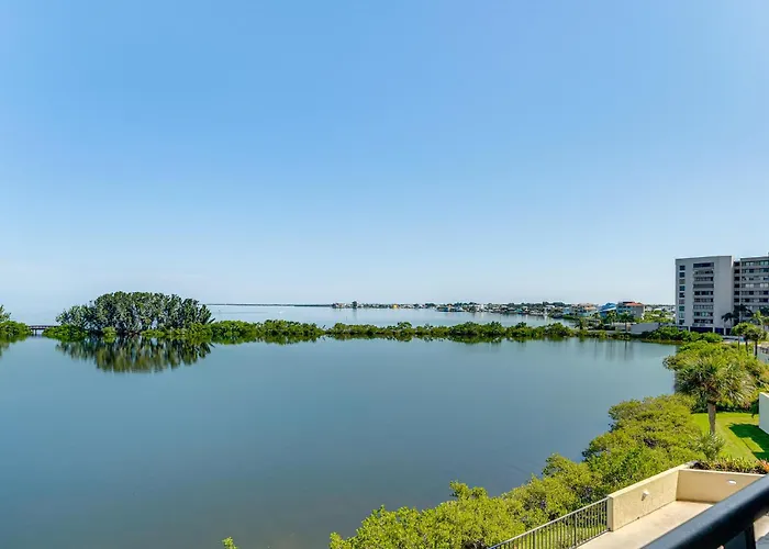 Balcony & Resort Amenities: Gulf Coast Escape!