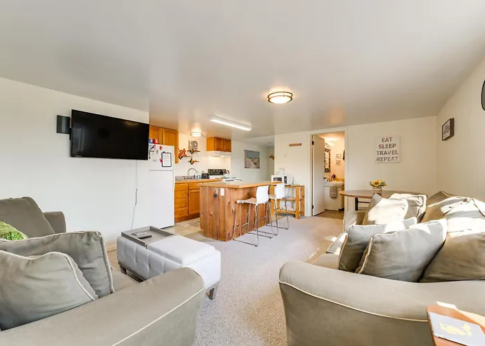 Cozy Apt < 1 Mi Near Lake Huron & Mackinac Island!