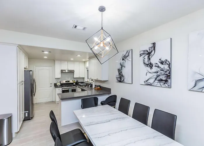 Newly Remodeled 5B4B 2 Mile From The Rose Parade