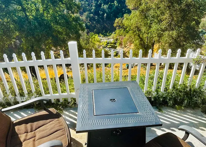 Happy Hedgehog River Views Hot Tub Private