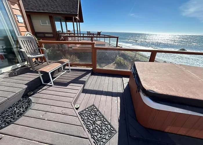 Oceanfront Cabin 6 W Jacuzzi &Awe-Inspiring View