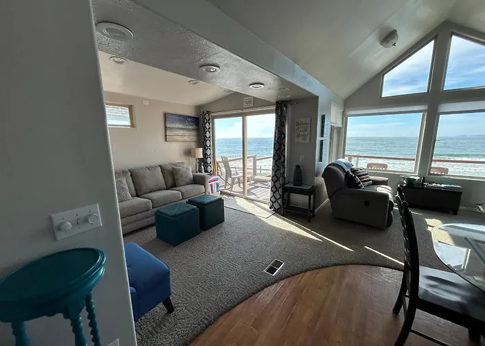 Oceanfront Cabin 6 W Jacuzzi &Awe-Inspiring View