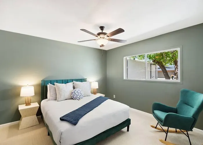 Family Friendly Retreat - Pool - Putting Green